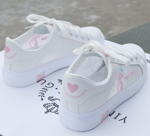 Ženske tenisice u tri modela od eko kože