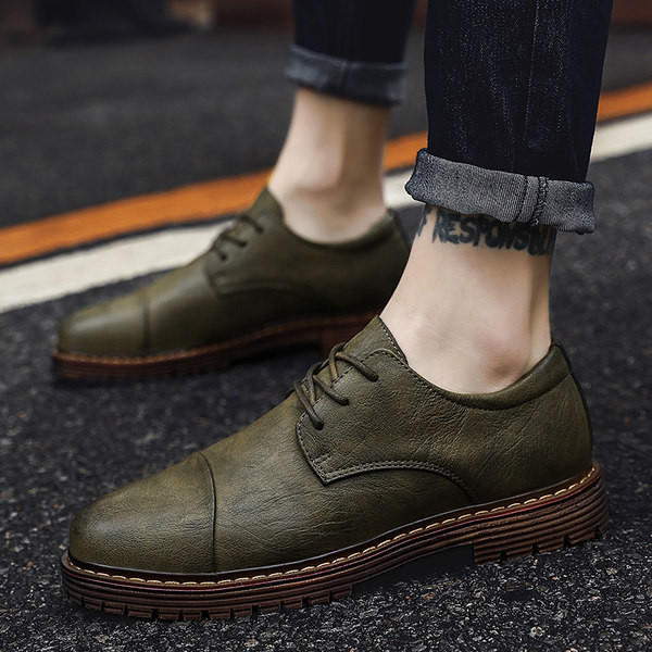 Novi model muških cipela od umjetne kože u tri boje