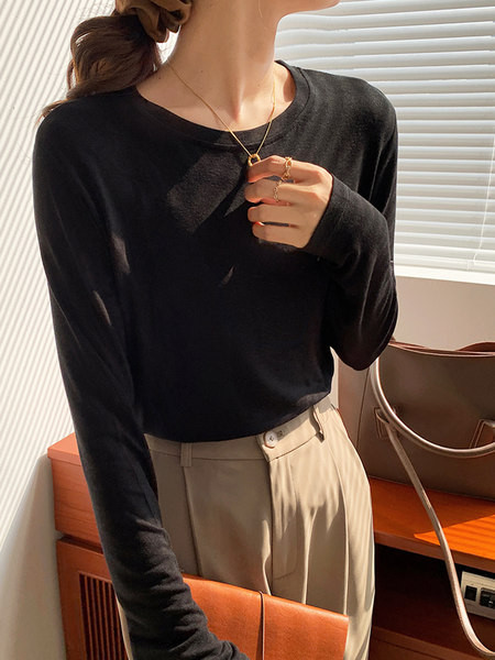 Tanka proljetno-jesenska bluza s dugim rukavima