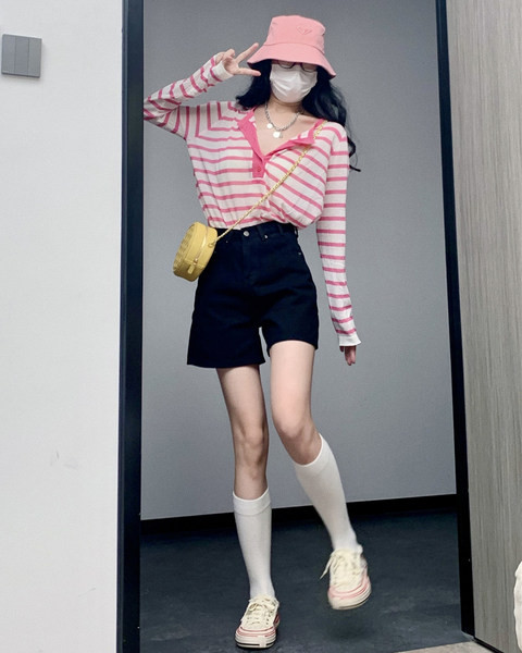 Prugasta ženska bluza s gumbima