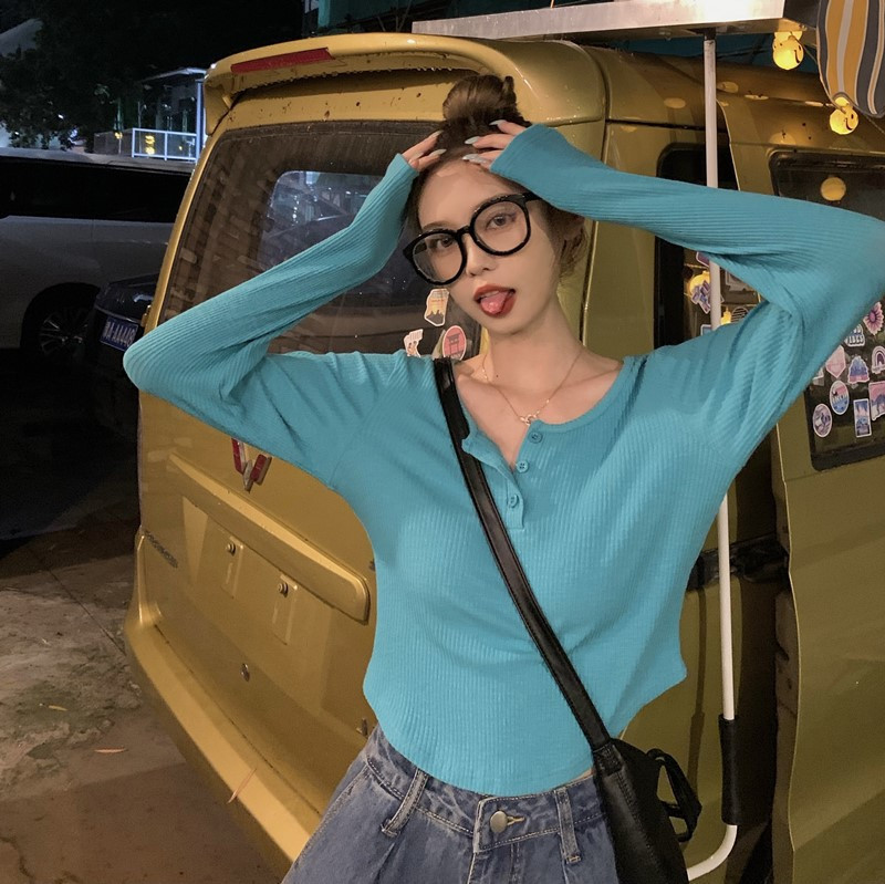 Ležerna muška bluza na gumbe i okrugli izrez - čist model