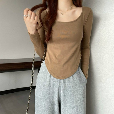 Ženska bluza sa ovalnim izrezom i dugim rukavima - čisti model