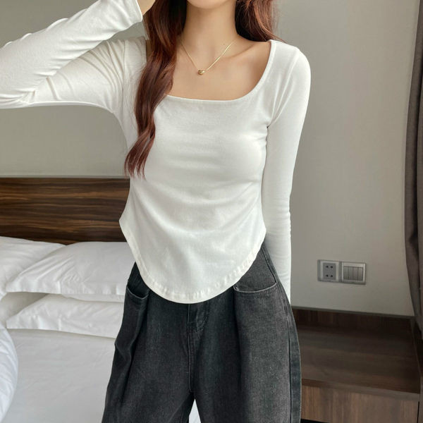 Ženska bluza sa ovalnim izrezom i dugim rukavima - čisti model