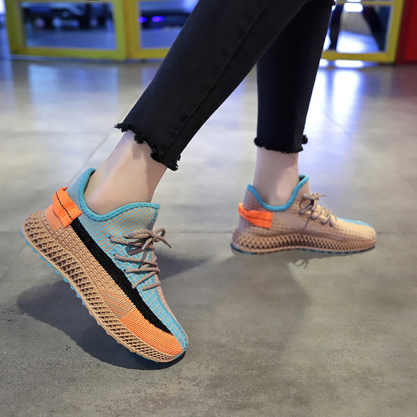 Ženske sportske tenisice s vezicama i ravnim potplatom