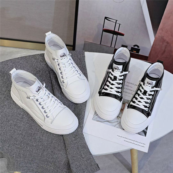 Ženske tenisice u crno-bijeloj boji