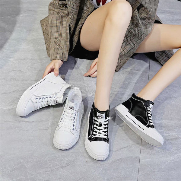 Ženske tenisice u crno-bijeloj boji