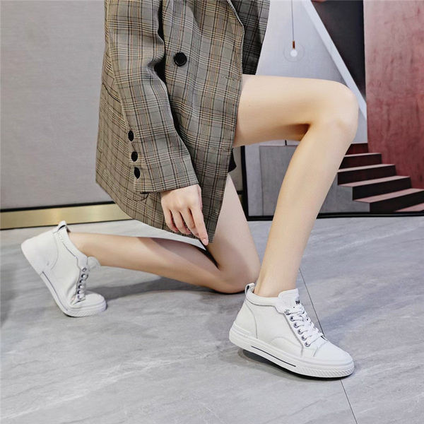 Ženske tenisice u crno-bijeloj boji