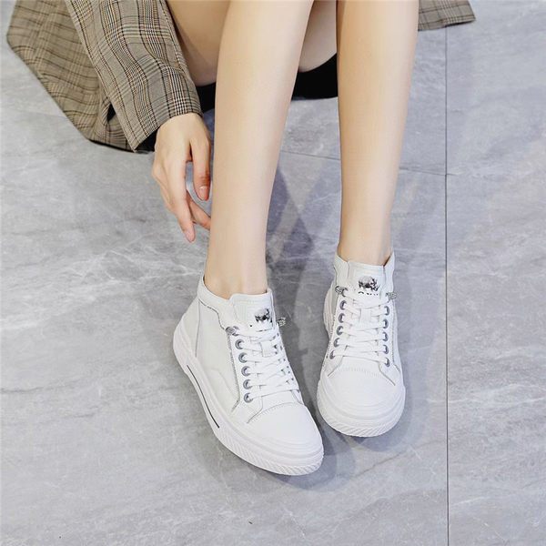 Ženske tenisice u crno-bijeloj boji