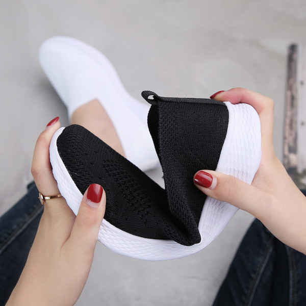 Ženske platnene cipele s ravnim potplatom