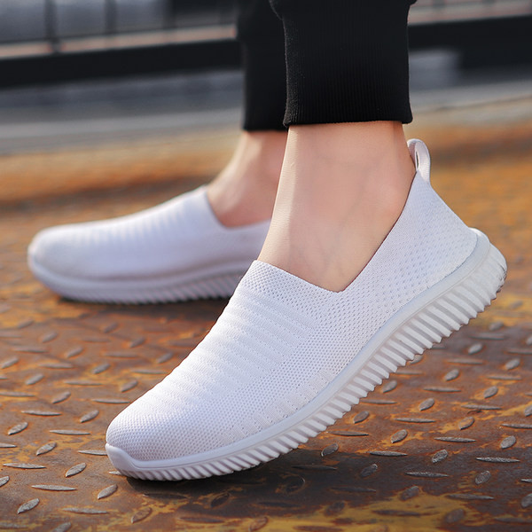 Ženske platnene cipele s ravnim potplatom