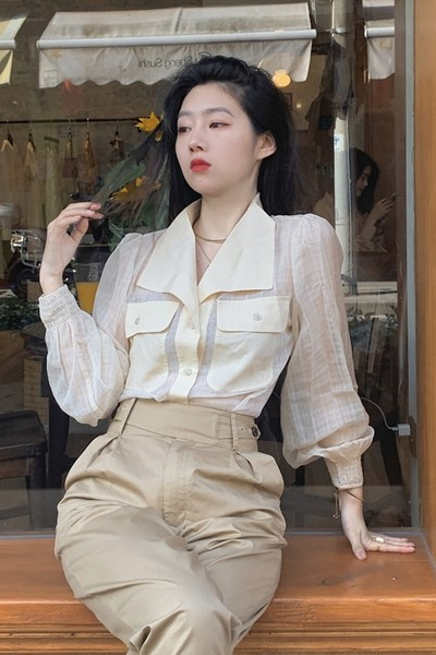 Novi model ženske košulje sa džepovima - špic izrez