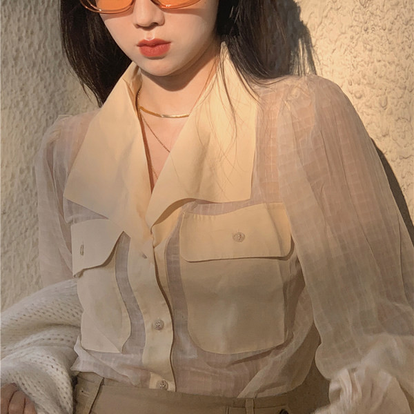 Novi model ženske košulje sa džepovima - špic izrez