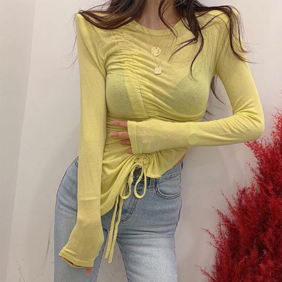 Ženska bluza s dugim rukavima i vezicama