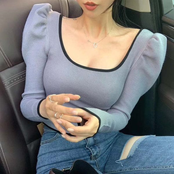 Ženska bluza s četvrtastim izrezom i puf rukavima