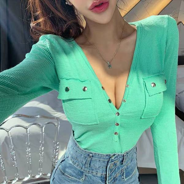 Bluză casual de damă cu nasturi și decolteu spitz