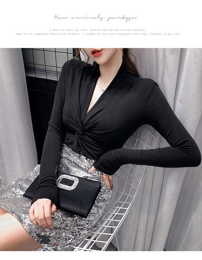 Moderna pripijena bluza s dubokim dekolteom za žene