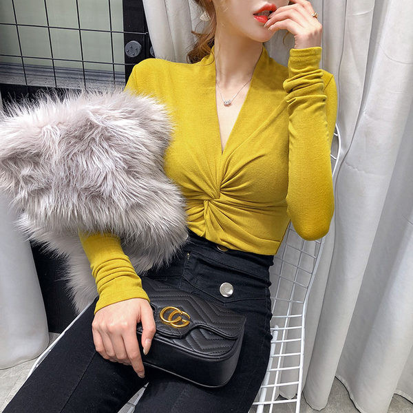 Moderna pripijena bluza s dubokim dekolteom za žene