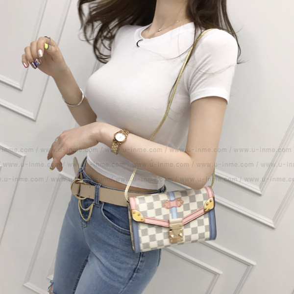 Ženska pripijena bluza kratkih rukava