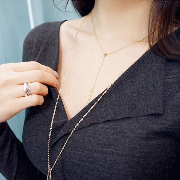 Ženska tanka proljetno-jesenska bluza sa špic izrezom i kragnom