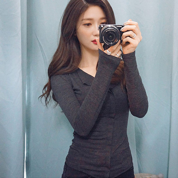 Ženska tanka proljetno-jesenska bluza sa špic izrezom i kragnom