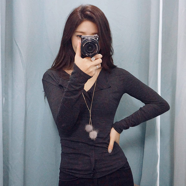 Ženska tanka proljetno-jesenska bluza sa špic izrezom i kragnom