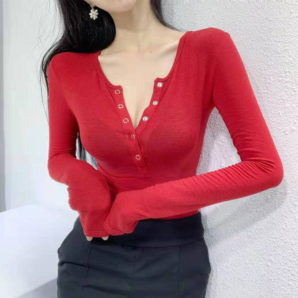 Tanka proljetno-jesenska bluza sa špic izrezom i gumbima