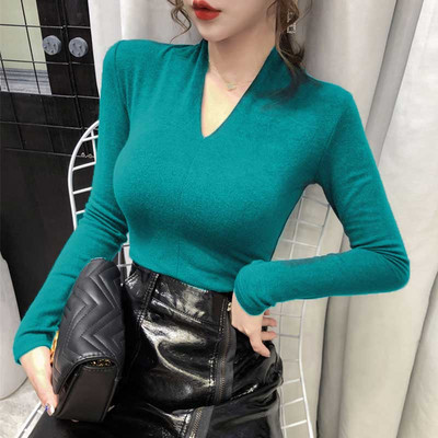 Pripijena proljetno-jesenska bluza sa špic izrezom