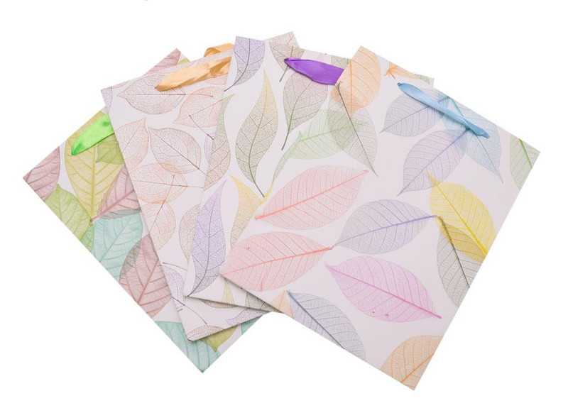 Подаръчна торбичка,23х18х9см