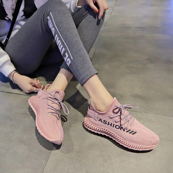 Adidași sport de damă cu inscripție și plasă