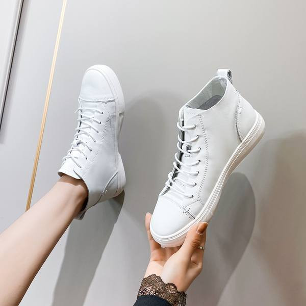 Ženske kožne tenisice s vezicama u bijeloj boji