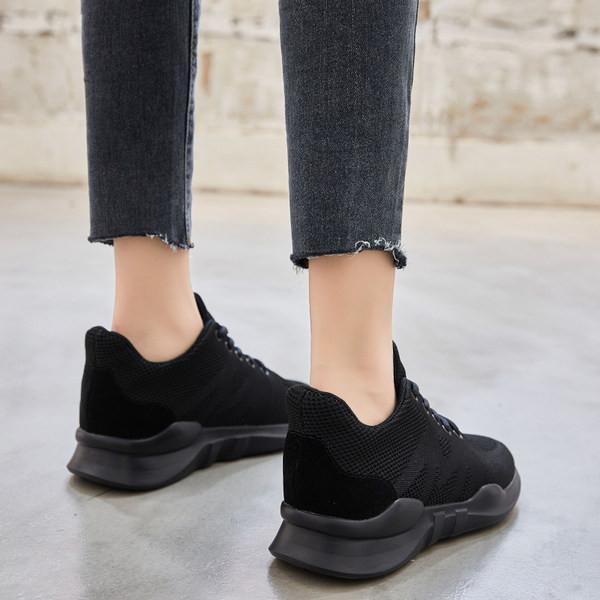 Elegantne ženske tenisice u crnoj boji s mrežicom