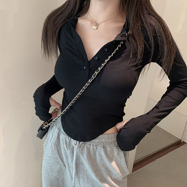 Moderna ženska bluza s gumbima u bijeloj, plavoj i crnoj boji