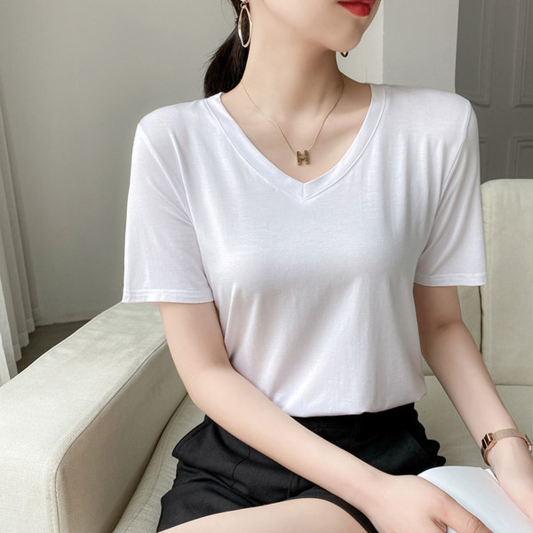 Ležerna ljetna majica kratkih rukava sa špic izrezom