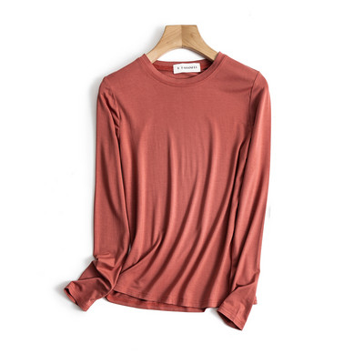 Ženska jesenska široka bluza s ovalnim izrezom