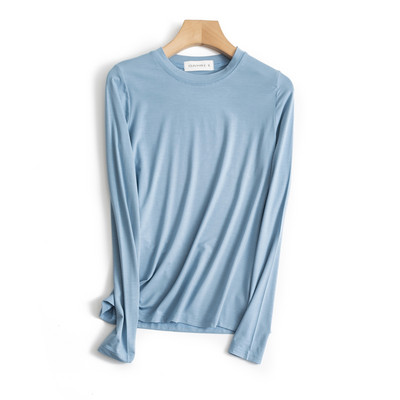 Ženska jesenska široka bluza s ovalnim izrezom