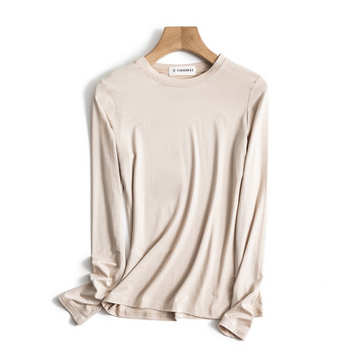 Ženska jesenska široka bluza s ovalnim izrezom