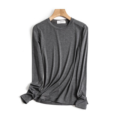 Ženska jesenska široka bluza s ovalnim izrezom