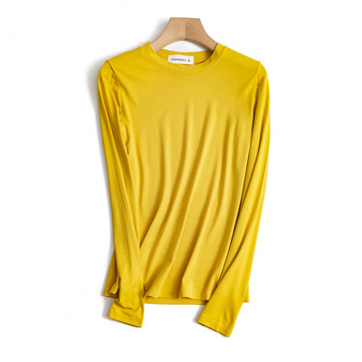 Ženska jesenska široka bluza s ovalnim izrezom