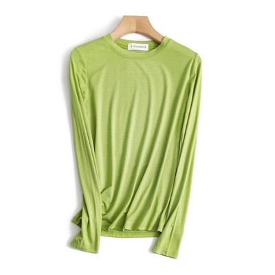 Ženska jesenska široka bluza s ovalnim izrezom