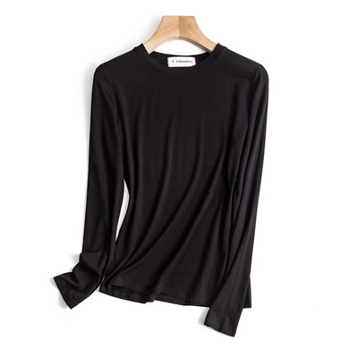 Ženska jesenska široka bluza s ovalnim izrezom