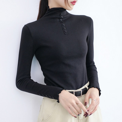 Pripijeni ženski polo model s dugim rukavima i gumbima