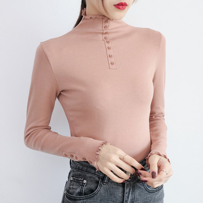 Pripijeni ženski polo model s dugim rukavima i gumbima