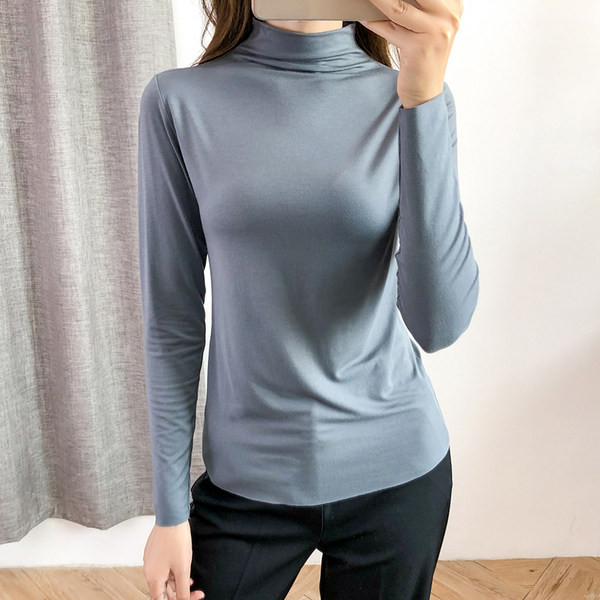 Ženski polo pripijeni model dugih rukava, pogodan za jesen i zimu