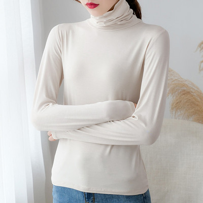 Tanka ženska polo majica u jednoj boji, pogodna za jesen i zimu