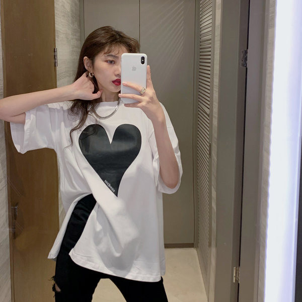 Ženska majica s aplikacijom srca