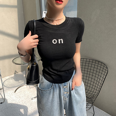 Ženska samtasta majica kratkih rukava, slim model