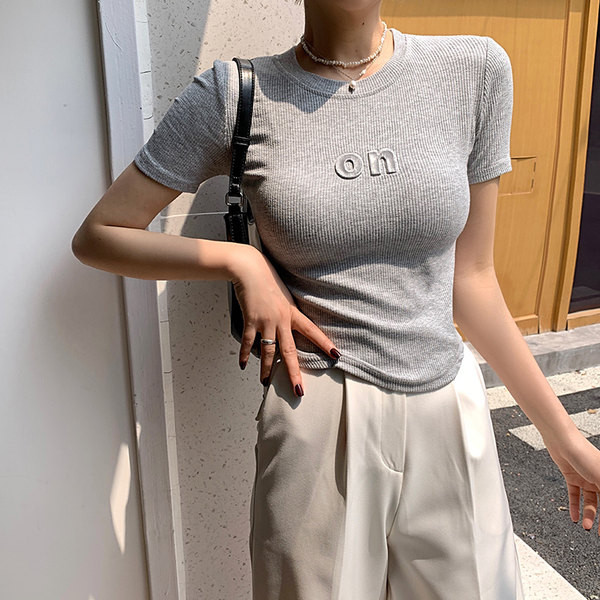 Ženska samtasta majica kratkih rukava, slim model