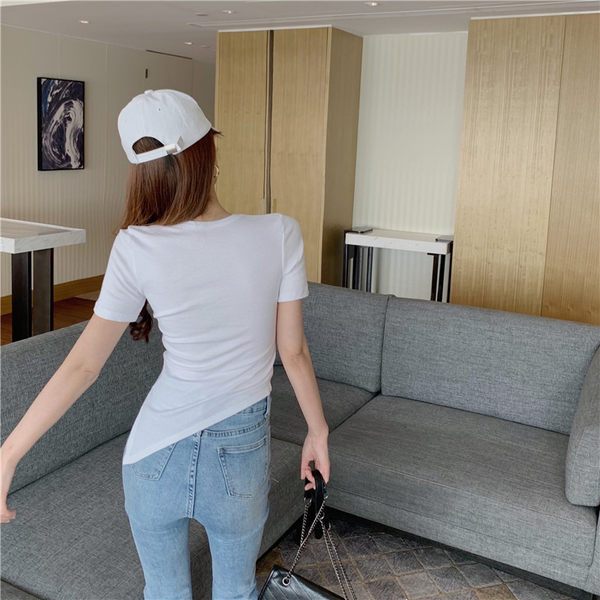 Ženska majica kratkih rukava A-simetričnog kroja, kratkih rukava