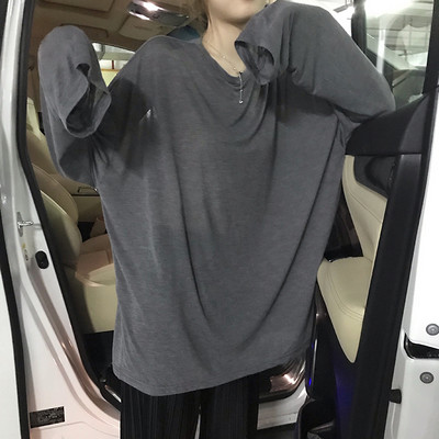 Široka proljetno-jesenska bluza dugih rukava i ovalnog izreza