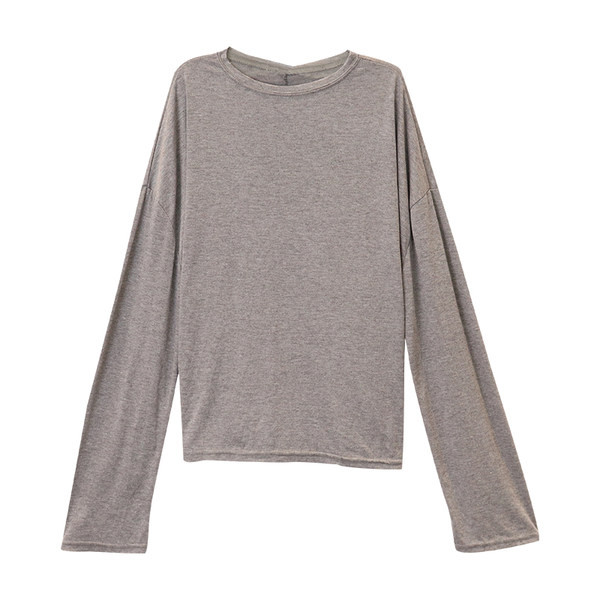 Široka proljetno-jesenska bluza dugih rukava i ovalnog izreza